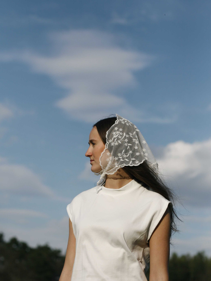 Krajkový šátek bílý