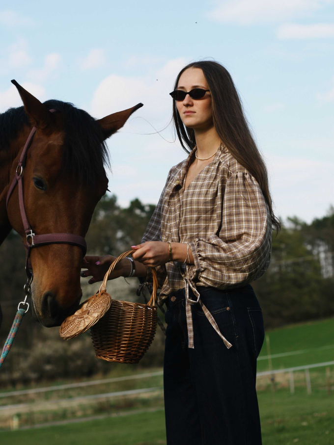 Kovbojská halenka s širokými rukávy