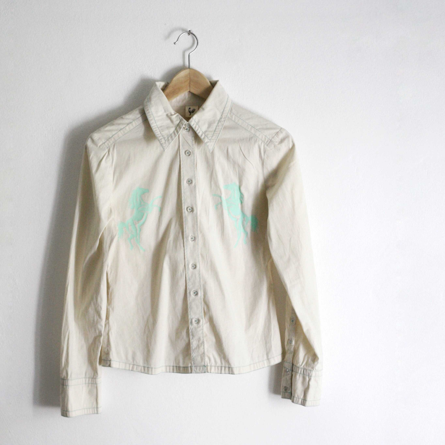 Kovbojská košile s tyrkysovým lemováním