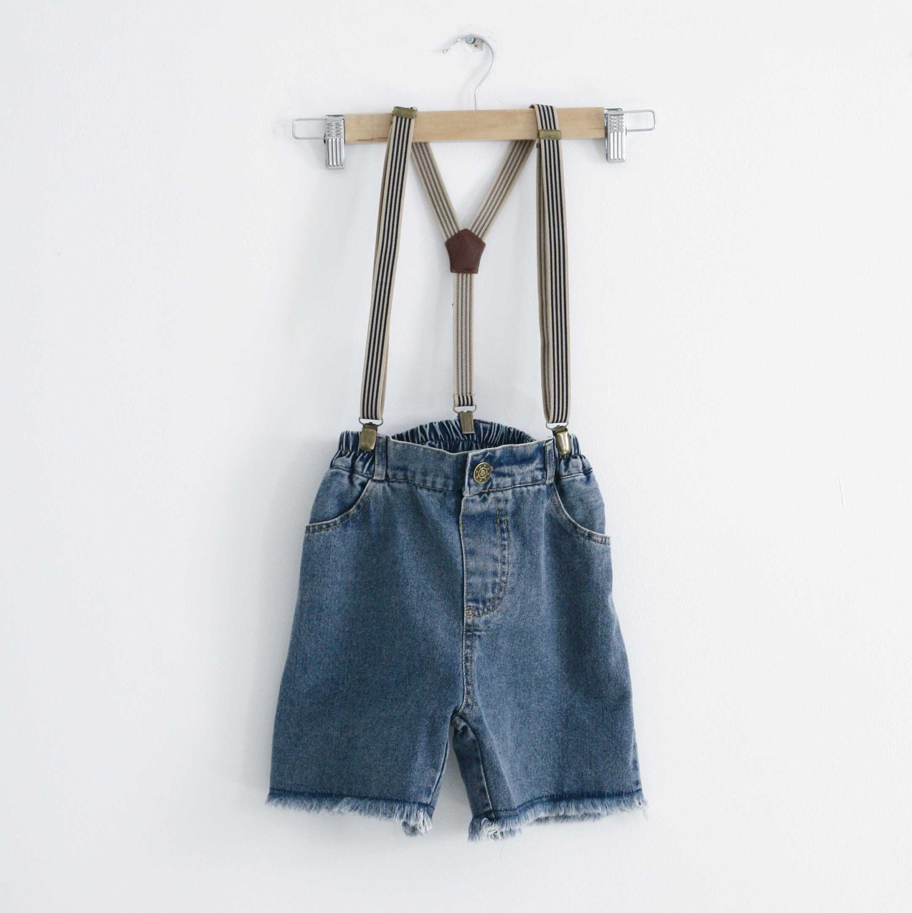 Džínové kraťasy s kšandami